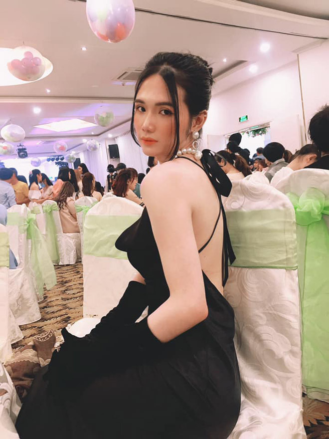 Thiên Lý biết mình mang tâm hồn của một cô gái từ rất lâu. Cô cảm nhận rõ sự nữ tính của bản thân từ ngoại hình, cử chỉ cho đến lối suy nghĩ. Nhưng vì định kiến xã hội, vì sợ bị mọi người dị nghị, cô giấu nhẹm đi, gồng lên sống như một chàng trai suốt thời gian dài. Chỉ khi ở một mình, Thiên Lý mới dám bộc lộ con người thật.