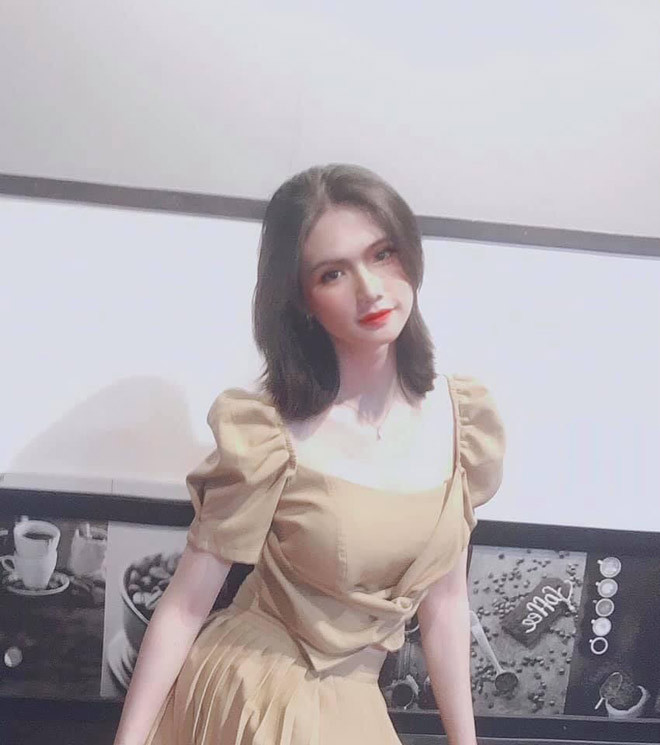 Thiên Lý cho hay, cô chuyển giới tại Thái Lan nhưng riêng phần mắt và bộ phận trên, cô lại làm ở Việt Nam vì muốn giữ lại vẻ thuần khiết của một cô gái Việt Nam. Kể về những đau đớn trong quá trình phẫu thuật, cô nói nhẹ bẫng: "Phẫu thuật đau đớn ra sao thì còn tuỳ vào cảm nhận của mỗi người, riêng mình thấy nỗi đau ấy có thể chịu được. Một khi đã lên bàn mổ thì đau đến mấy cũng phải cắn răng mà chịu thôi bởi chẳng ai ép mình làm việc này cả. Lựa chọn được thì chịu đựng được".