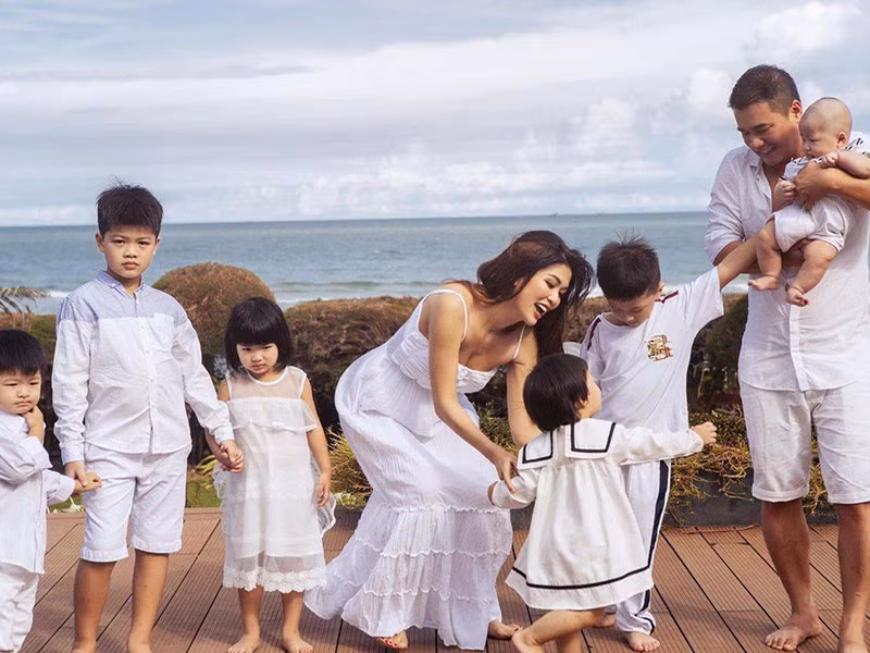 Có 4 con chung nhưng Oanh Yến và doanh nhân Tân Long chưa tổ chức đám cưới.