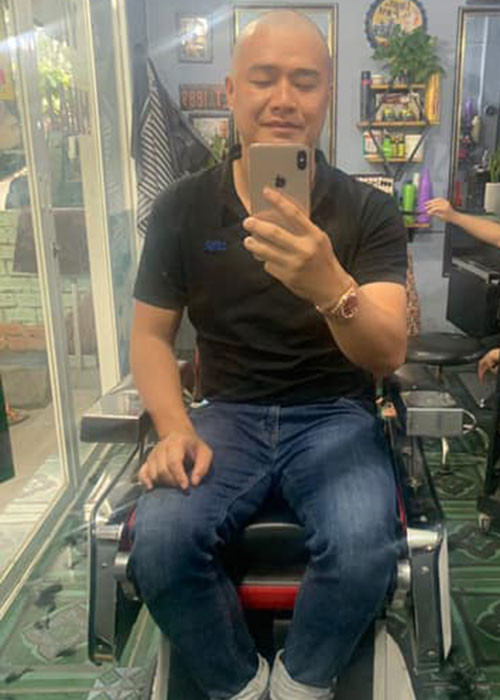 Ông xã của Oanh Yến thậm chí xuống tóc theo vợ.