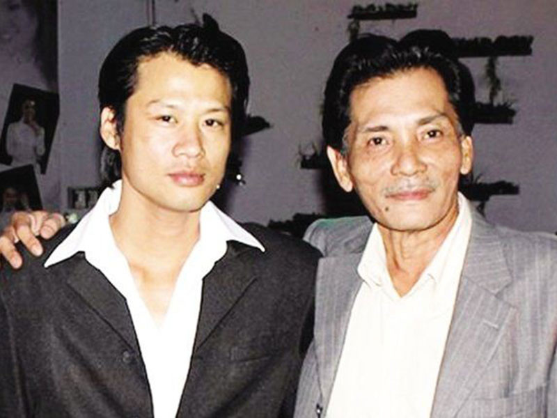 Thanh Tùng có sự nghiệp âm nhạc lận đận. Anh từng thi Solo cùng bolero nhưng chỉ lọt đến top 100 và trượt ở không ít cuộc thi khác. Trong những năm qua, con trai Thương Tín hát tại các phòng trà và các tỉnh. Ảnh: Gia đình xã hội