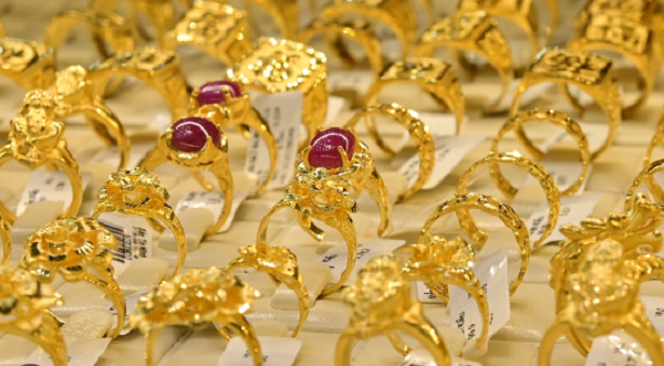 Gia vang hom nay 27/9: Dot ngot giam sau?