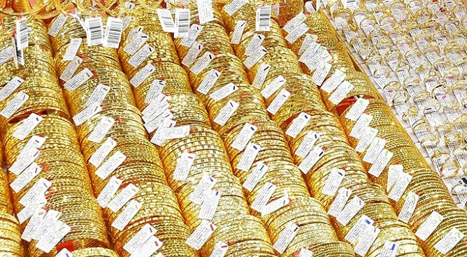 Gia vang hom nay 28/9: Truot doc?