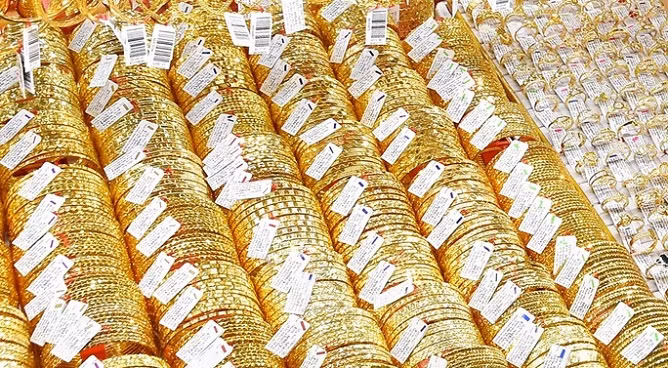 Gia vang hom nay 28/9: Truot doc?