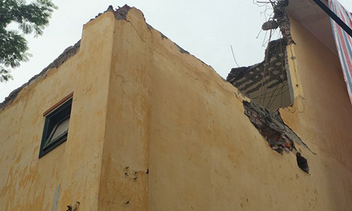 Hiện trường vụ tường sập sáng nay.