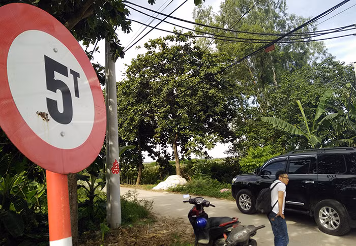 Ghi nhận của PV Kiến Thức, chiều 11/8, nhiều người dân ở xã Duyên Hà cho biết, nhiều hộ gia đình của 4 thôn trong xã nơi đây vẫn chưa đóng tiền hoặc đóng chưa đủ tiền xây dựng đường, dù đã đưa vào sử dụng từ năm 2015 (khởi công năm 2012).