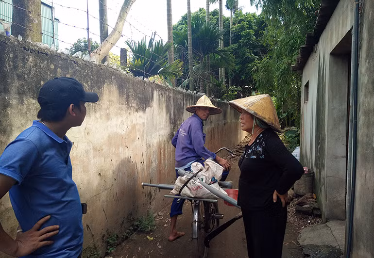 Do người dân lo sợ số tiền đóng góp "cán bộ bỏ túi" nên họ chưa nộp cho UBND xã Duyên Hà.