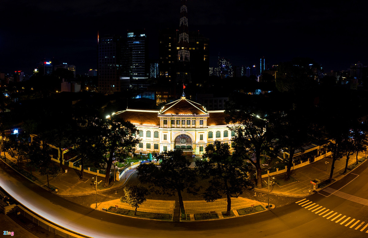 TP.HCM vang lang nhung day ap tinh nguoi trong nhung ngay gian cach-Hinh-10