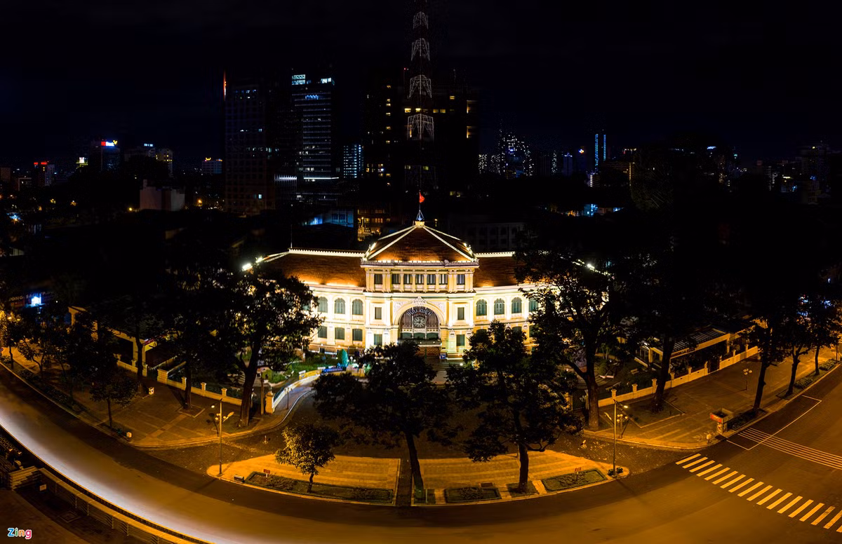 TP.HCM vang lang nhung day ap tinh nguoi trong nhung ngay gian cach-Hinh-10