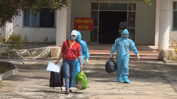 Gia Lai: UBND tỉnh yêu cầu những người trở về từ các vùng dịch đang thực hiện giãn cách theo Chỉ thị 16 phải cách ly tập trung. Để đáp ứng số lượng người về đông, UBND Gia Lai kích hoạt 21 khu cách ly tập trung tại TP Pleiku, huyện Chư Sê, Krông Pa, Ia Pa, thị xã Ayun Pa và một số địa phương khác với sức chứa gần 3.000 người.