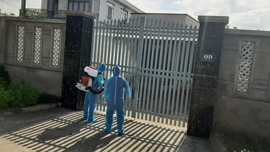 Pho hieu truong tai Tien Giang mac COVID-19 tu vong