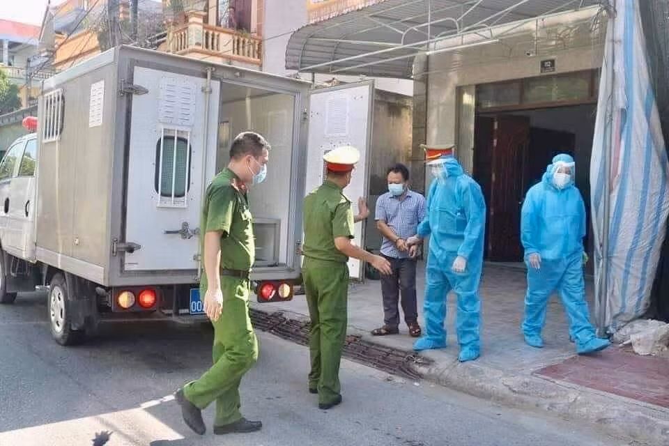 Ngày 14/07/2021, Toà án, Viện kiểm sát, Công an huyện Hải Hậu đã họp đánh giá tài liệu chứng cứ, thống nhất quan điểm Phạm Hồng Phong phạm tội "Vi phạm quy định về an toàn ở nơi đông người" quy định tại điểm d khoản 1 điều 295 Bộ luật Hình sự. 