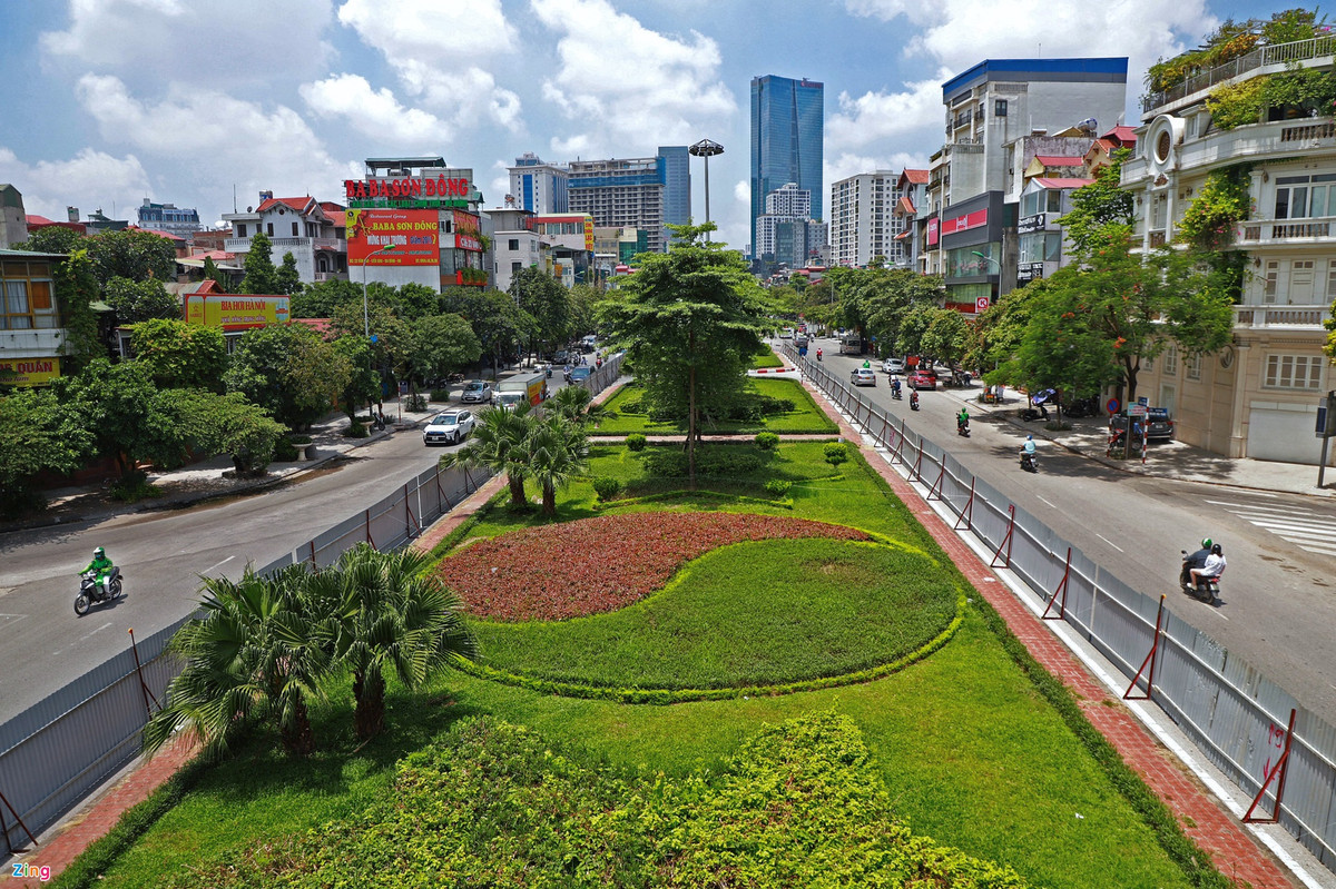 Theo phương án được phê duyệt, dải phân cách sẽ được xén trung bình mỗi bên 6 m. Thời gian thi công trong khoảng 3 tháng.