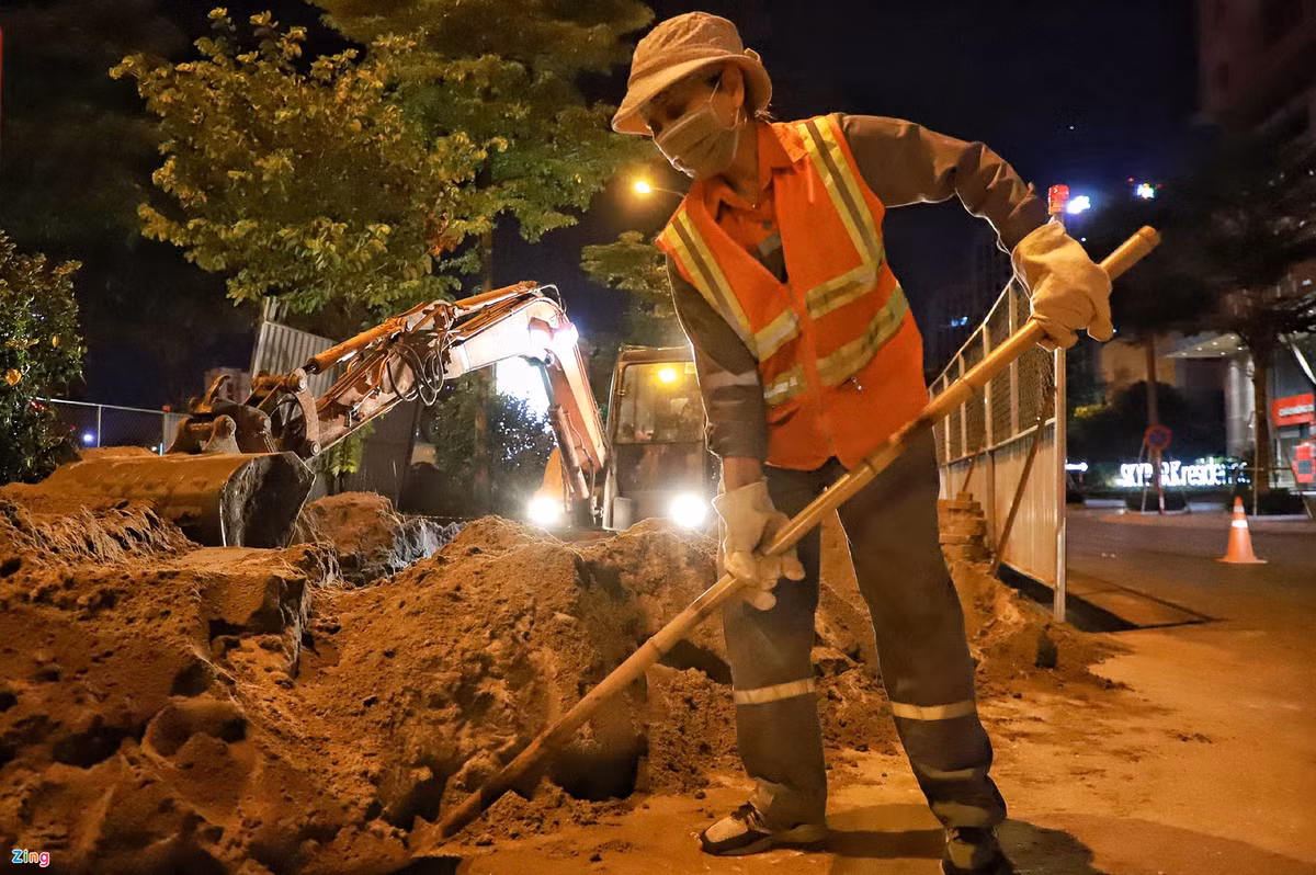 Dung lo cot mo rong duong Lieu Giai va Ton That Thuyet o Ha Noi-Hinh-8