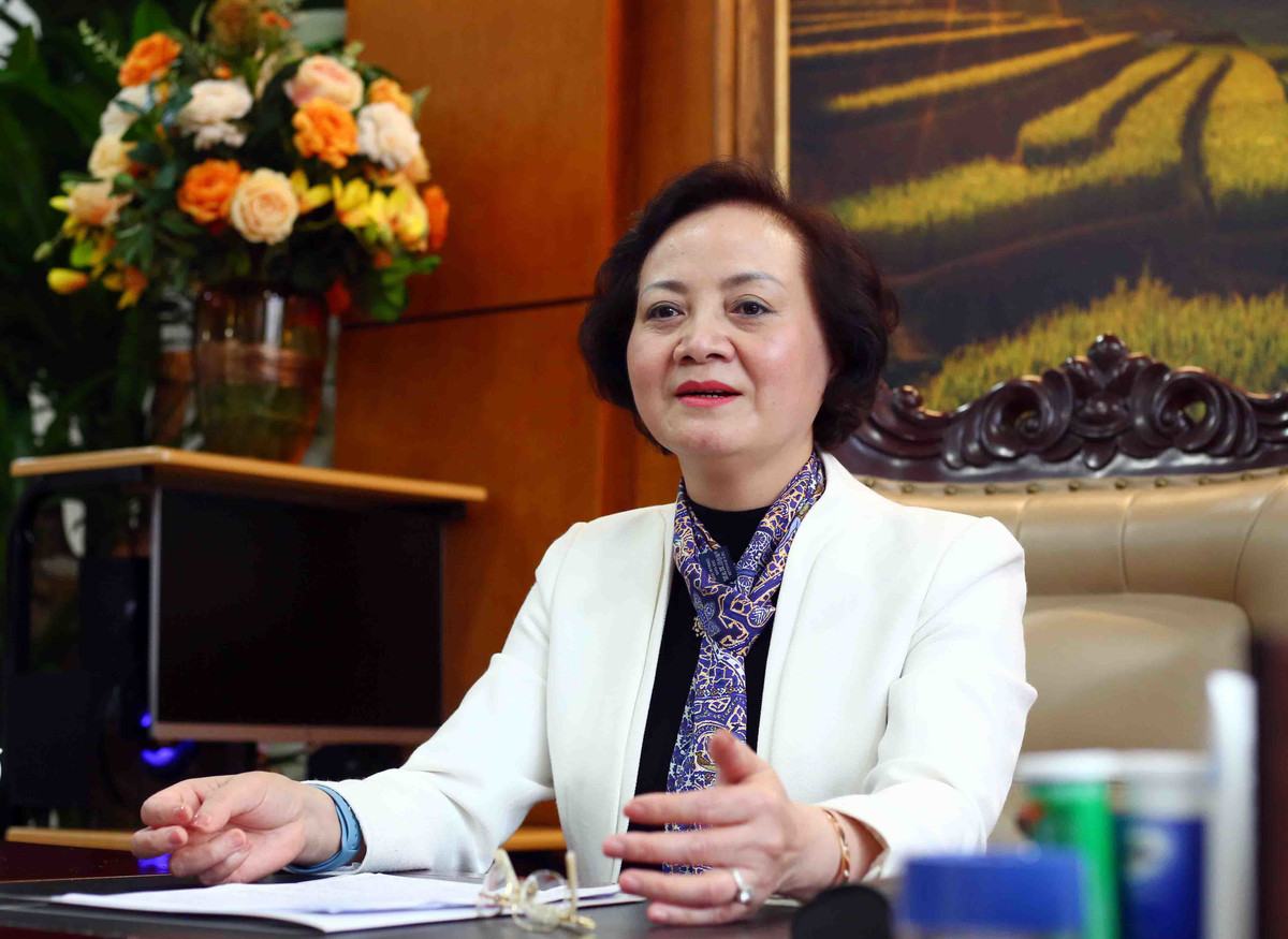 Từ đó đến tháng 9/2016 bà kinh qua các chức vụ: Phó Bí thư rồi Bí thư Tỉnh Đoàn; Trưởng Ban Tuyên giáo Tỉnh ủy; Phó Chủ tịch UBND tỉnh; Bí thư Thành ủy Yên Bái; Phó Bí thư Tỉnh ủy, Chủ tịch UBND tỉnh. Bà có 4 tháng vừa làm Bí thư Tỉnh ủy, vừa làm Chủ tịch UBND.