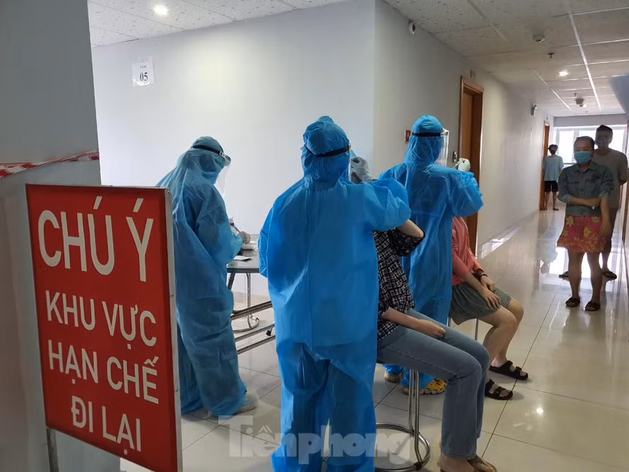 De xuat tiem vac xin COVID-19 cho doi tuong cai nghien o TPHCM