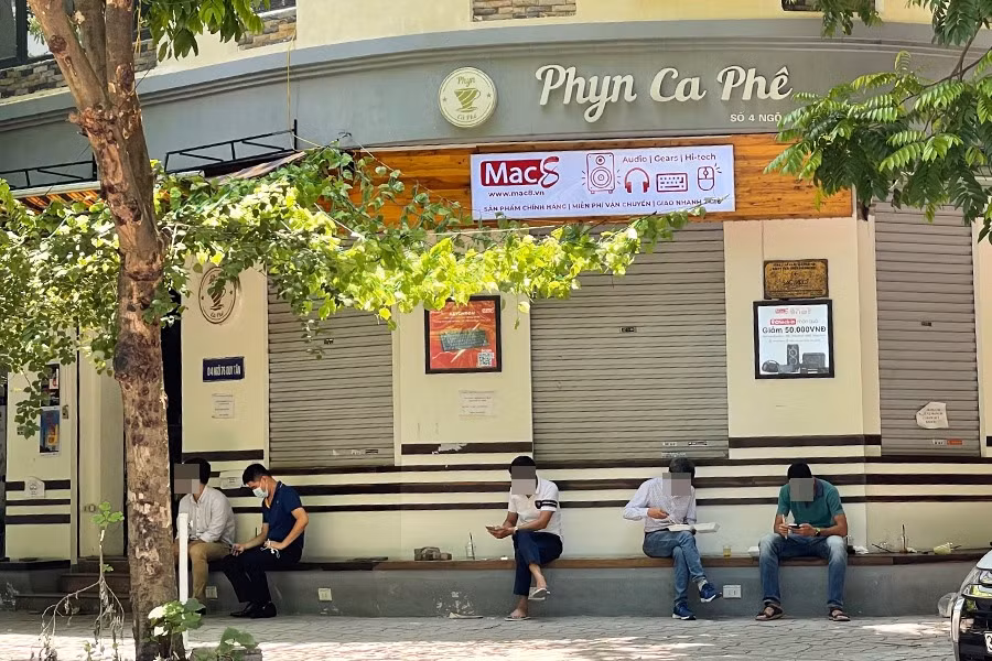 Quan an dong nghit shipper, vi pham quy dinh chong dich COVID-19-Hinh-3