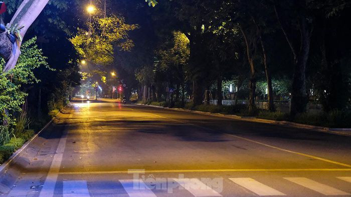 Đường Điện Biên Phủ vắng vẻ, yên bình.