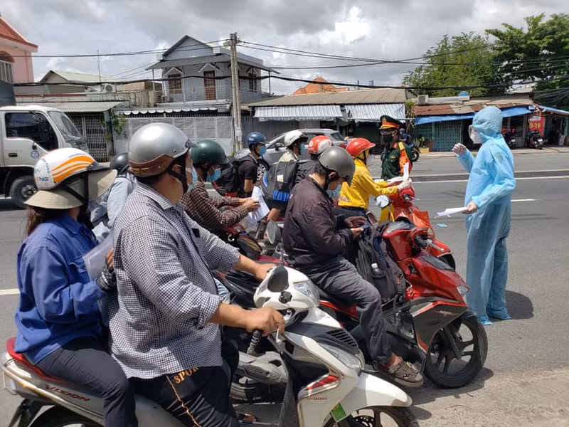 Hang tram nguoi roi TP.HCM ve cac tinh Tay Nguyen phai quay dau-Hinh-6