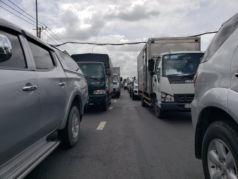 Hang tram nguoi roi TP.HCM ve cac tinh Tay Nguyen phai quay dau-Hinh-7