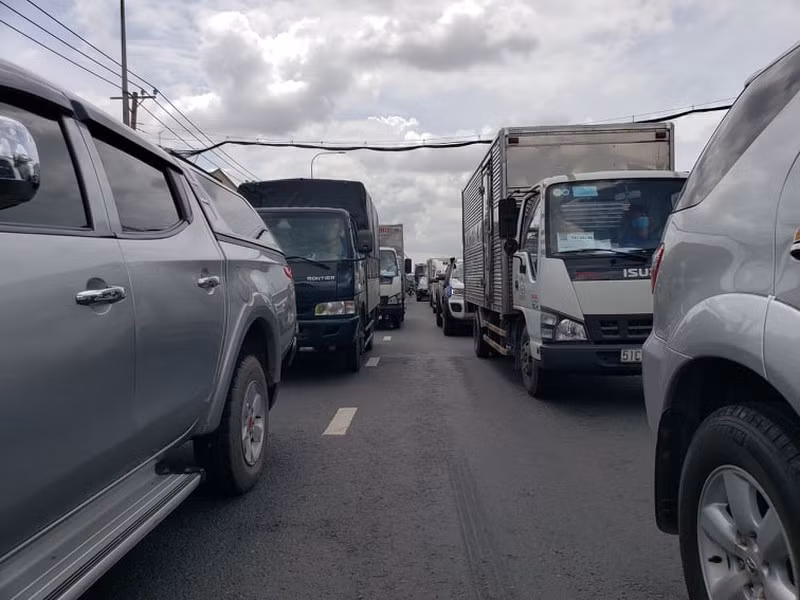 Hang tram nguoi roi TP.HCM ve cac tinh Tay Nguyen phai quay dau-Hinh-7