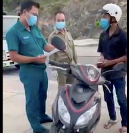 Pho chu tich phuong cho giu xe nguoi di mua banh mi, noi 'khong phai thuc pham thiet yeu'