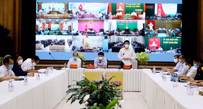 Dich COVID-19: Nhung dia phuong nao dang gian cach xa hoi