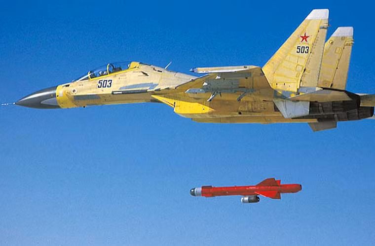 Theo nhà thiết kế Raduga, máy bay mang phóng tên lửa Kh-59MK cần bay ở tốc độ 600-1.100km/h khi bắn, độ cao phóng 0,2-11km. Tên lửa sau khi phóng sẽ bay cách mặt nước 10-15m, tiếp cận mục tiêu hạ xuống 4-7m.