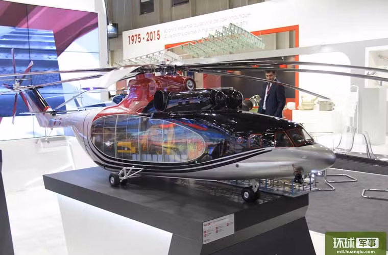 Mô hình mặt cắt trong thân trực thăng vận tải lớn nhất thế giới Mil Mi-26.