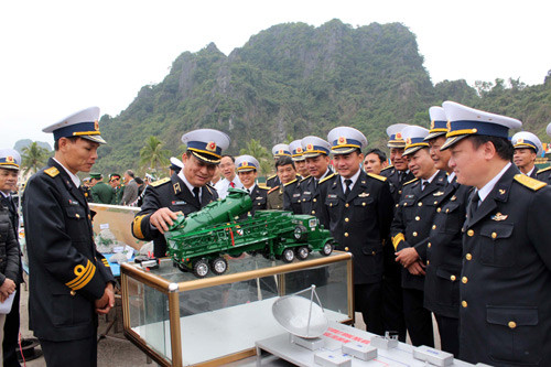 Phát huy thành tích đó, năm 2015, cán bộ, chiến sĩ Vùng 1 Hải quân quyết tâm thi đua “Luyện giỏi, rèn nghiêm, an toàn, làm chủ”, không ngừng nâng cao trình độ kỹ chiến thuật và khả năng làm chủ vũ khí trang bị hiện đại, bảo vệ vững chắc chủ quyền vùng biển, đảo phía Bắc của Tổ quốc.