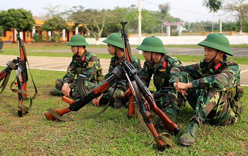 Giờ nghỉ ngơi trên bãi tập.
