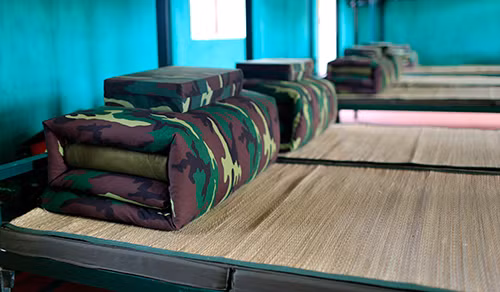 Kỷ luật nghiêm, nội vụ gọn gàng.