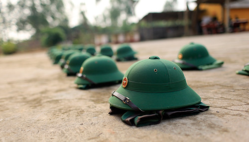 "Nghiêm trang và ngay ngắn".