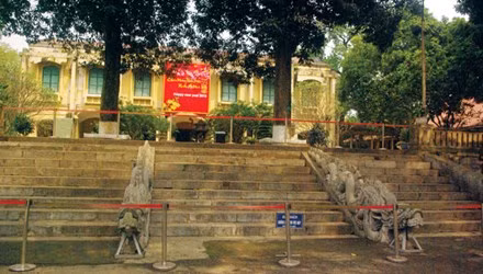 Phuc dung Dien Kinh Thien, khong the voi?