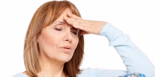 Bệnh viêm đường tiết niệu. Nhiều người mắc chứng tiểu đêm, tiểu dắt dẫn đến mất ngủ, người suy nhược.