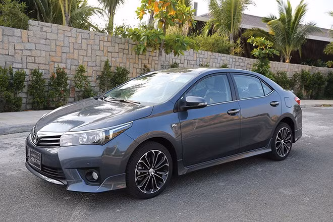 Xe Toyota dong loat tang gia tai Viet Nam