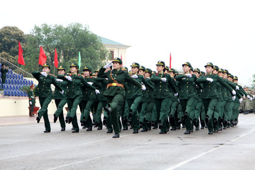 Khối nữ quân nhân...