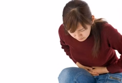 Theo khuyến của Viện Y tế Quốc gia Mỹ, người trưởng thành có sức khỏe bình thường nên tiêu thụ khoảng 1.000 đến 1.300 mg canxi mỗi ngày. Tuy nhiên, nếu bạn có tiền sử mắc bệnh sỏi thận, các bác sĩ khuyến cáo chỉ nên dung nạp ít hơn 800 mg canxi mỗi ngày.