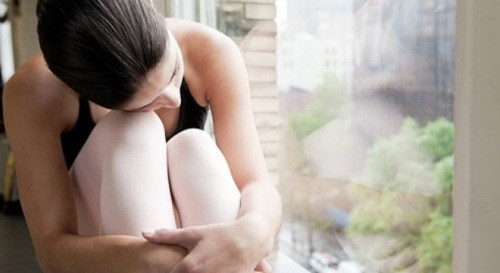  Đau ở cửa mình: thường do nguyên nhân cơ học, có thể còn sót lại đôi chút màng trinh. Nhưng nói chung nên nghĩ tới nhiễm trùng. Đau trong âm đạo có cảm giác như chà bằng giấy ráp là triệu chứng rõ rệt bị nấm.