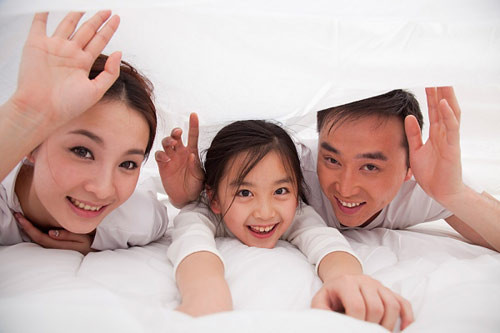 Giữ gìn hạnh phúc gia đình: Việc chuẩn bị kiến thức, tâm lý cho cuộc sống tình dục vợ chồng sẽ khắc phục tối đa những lo lắng, sợ hãi, rối loạn cảm xúc, không thỏa mãn hay nghi ngờ lẫn nhau, hiểu rõ được những đặc tính của giới và tránh lây nhiễm cho nhau những căn bệnh lây truyền qua đường tình dục.