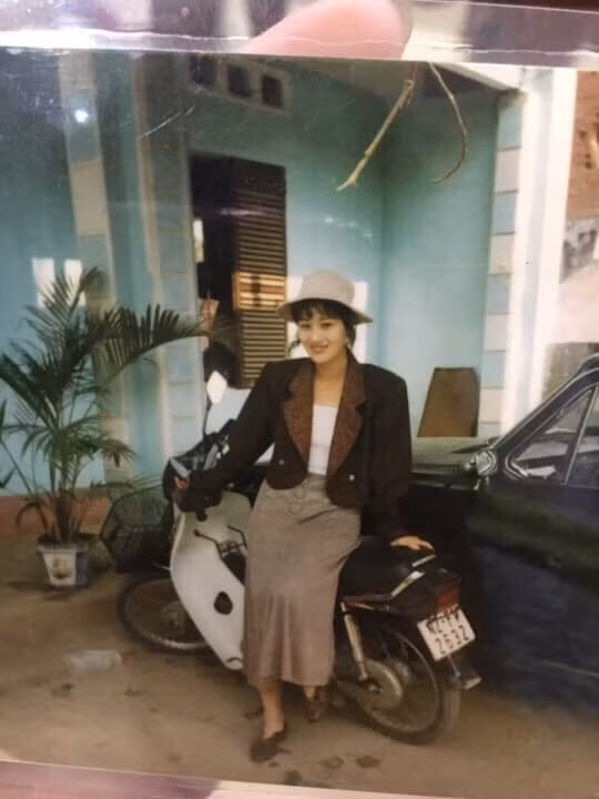 Trường Thùy Trang khoe ảnh mẹ trong set đồ "chất lừ".