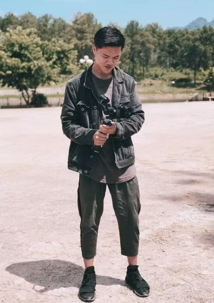 DATH là một người rất thích đi du lịch. Cho đến nay, cậu đã tham quan được tất cả các địa điểm du lịch trong nước và một số quốc gia: Ý, Thuỵ Sĩ, Đức, Thái Lan, Singapore, Malaysia.