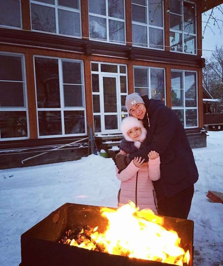 Ttrong gia đình Đặng Văn Lâm còn có 1 em trai và 1 em gái nhỏ. Cô em gái xinh đẹp của Đặng Văn Lâm là Đặng Thanh Giang, năm nay 11 tuổi.