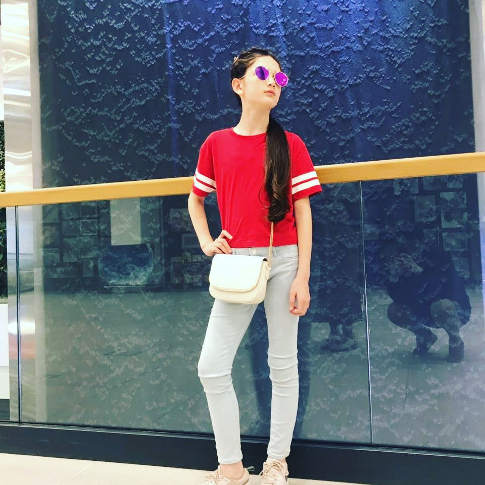 Dù mới tuổi 11 nhưng Thanh Giang cao 1,57 m. Sở thích của em là bơi lội và đánh đàn piano.