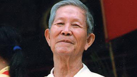 Nhà cách mạng, nhà giáo Trần Văn Giàu (1911 – 2010) là người chỉ đạo cuộc nổi dậy của tổ chức Thanh Niên Tiền phong - lực lượng cốt cán của cuộc Cách mạng tháng 8 ở Sài Gòn. Sau cách mạng, ông làm Chủ tịch Lâm ủy hành chính Nam Bộ. Ngày 23/91945, ông viết lời kêu gọi Nam Bộ kháng chiến: "Hãy nắm chặt vũ khí trong tay, xông lên đánh đuổi thực dân Pháp, cứu nước. Cuộc kháng chiến bắt đầu..."