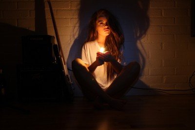 Có rất nhiều người đã gặp tình trạng thức dậy và không ngủ được lại vào lúc 3-4 giờ sáng. Thực chất, nếu điều này kéo dài, chúng ta cần sự hỗ trợ từ y tế và các bác sĩ. Bởi vậy, hiện tượng thức dậy vào lúc 3 giờ sáng không hoàn toàn đáng sợ, rùng rợn như chúng ta tưởng. Mặc dù vậy, "có kiêng có lành", tại khung giờ này hãy tránh ra ngoài đường hay làm thứ gì đó quá nguy hiểm, nếu không chỉ có "rước họa vào thân."