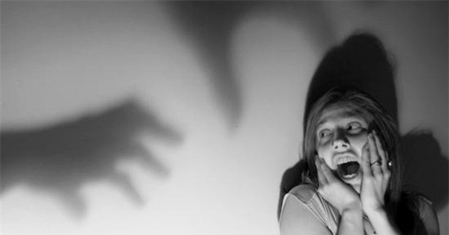 Trong khoảng từ 2:33 đến 3:33, các hiện tượng siêu nhiên họat động mạnh hơn. Nhiều người tin rằng vào quãng thời gian này, qủy dữ và các hồn ma sẽ xuất hiện. Đây cũng là thời điểm mà Chúa Kito qua đời (vào lúc 3 giờ chiều, nhưng vẫn là khung giờ này).