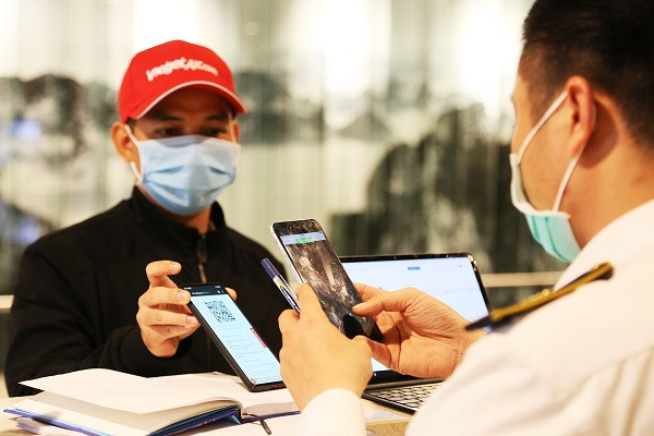 San bay Van Don ngay dau tien hoat dong lai sau dich COVID-19-Hinh-11