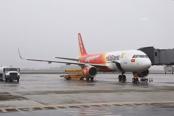 San bay Van Don ngay dau tien hoat dong lai sau dich COVID-19-Hinh-6