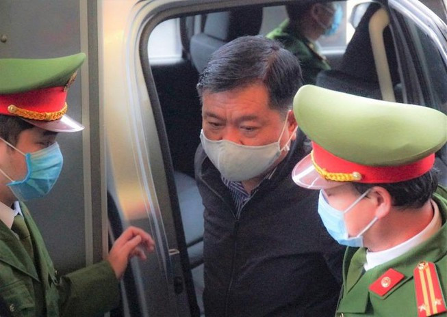 Hinh anh Dinh La Thang va Trinh Xuan Thanh trong phien toa 8/3-Hinh-13